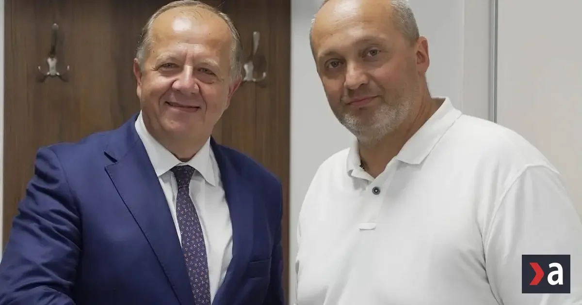 V Trenčíne po 16 rokoch menia primátora. Novým je Ján Forgáč 3 V Trenčíne po 16 rokoch menia primátora. Novým je Ján Forgáč