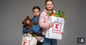 Vianoce plné objatí namiesto zbalených tašiek: Darujte úsmev 2x