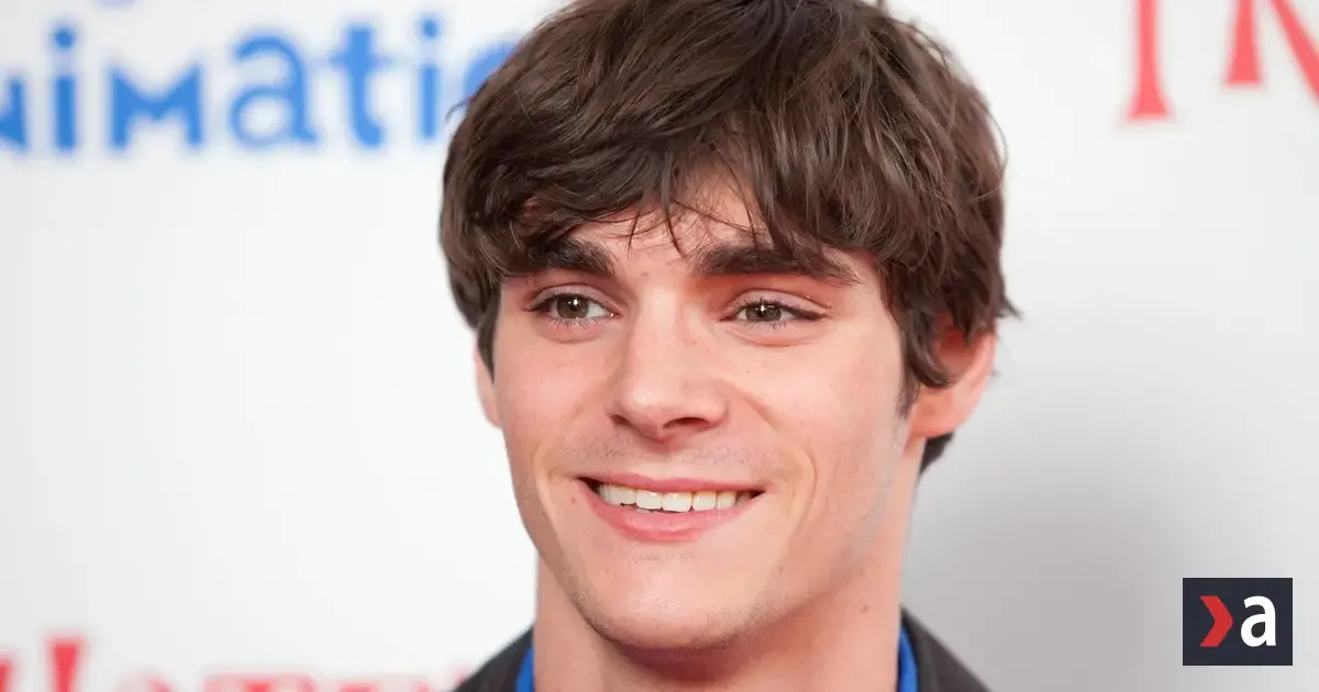 Zomrel herec R. J. Mitte, známy zo seriálu Perníkový tatko, mal 34 rokov
